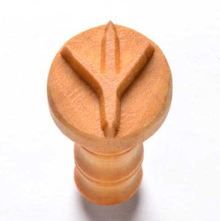 MKM Pottery Tools SCM 242 medium round stamp with chicken foot texture design for pottery and clay crafting.