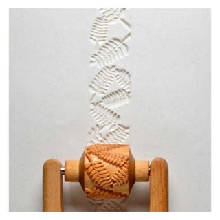 MKM Medium Handle Roller RM 026 Fern Leaves