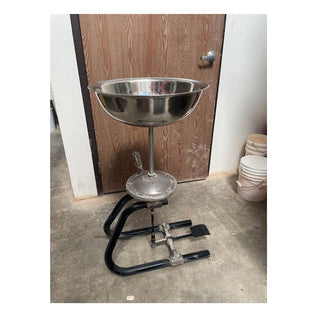 RAM Fountain Glazer glaze equipment for glass art, featuring a detailed view of the fountain-style glaze applicator.