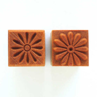 MKM SSS 103 Small Square Stamp - Daisy